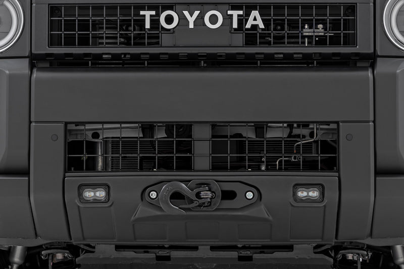 ラフカントリー FXS ヒドゥンウインチマウント LEDフォグライト付き | トヨタ ランドクルーザー 4WD 2024-2026
