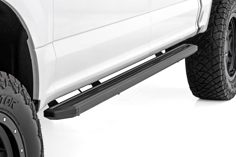 ラフカントリー マルチカラーLEDランニングボード クルーキャブ フォード F-150/Lightning/F-250/F-350/Raptor (2015-2026)