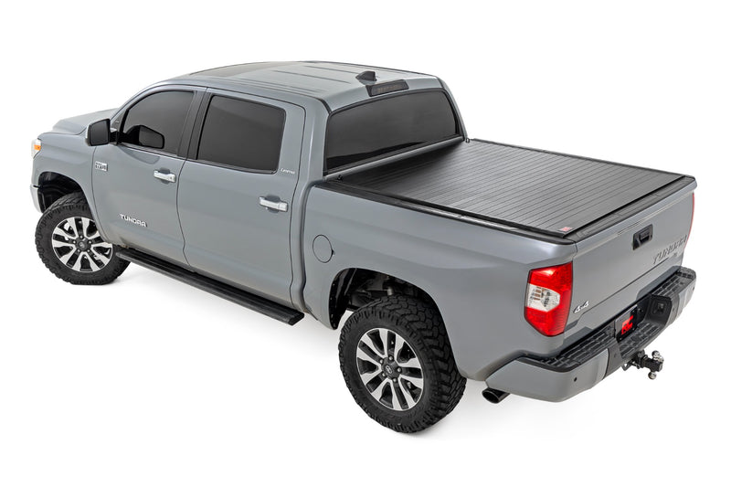 ラフカントリー ハードロールアップベッドカバー 5'7" ベッド トヨタ Tundra 2WD/4WD 2007-2021
