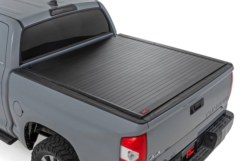 ラフカントリー ハードロールアップベッドカバー 5'7" ベッド トヨタ Tundra 2WD/4WD 2007-2021