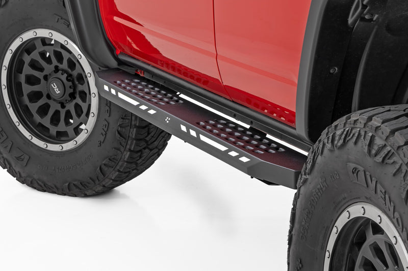 ラフカントリー AC2 ランニングボード アンバー/ホワイト 4ドア フォード Bronco 4WD (2021-2026)