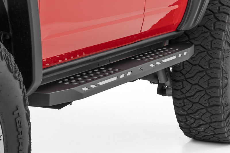 ラフカントリー AC2 ランニングボード アンバー/ホワイト 4ドア フォード Bronco 4WD (2021-2026)