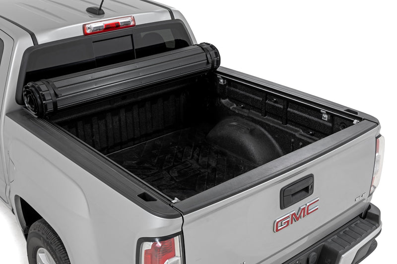 ラフカントリー ハードロールアップ トノーカバー 5フィートベッド シボレー Colorado / GMC Canyon 2015-2022