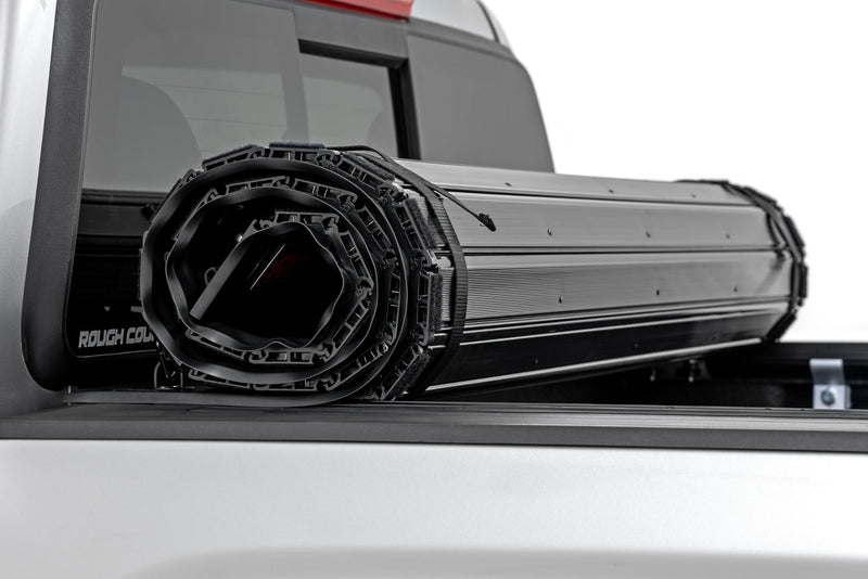 ラフカントリー ハードロールアップ トノーカバー 5フィートベッド シボレー Colorado / GMC Canyon 2015-2022
