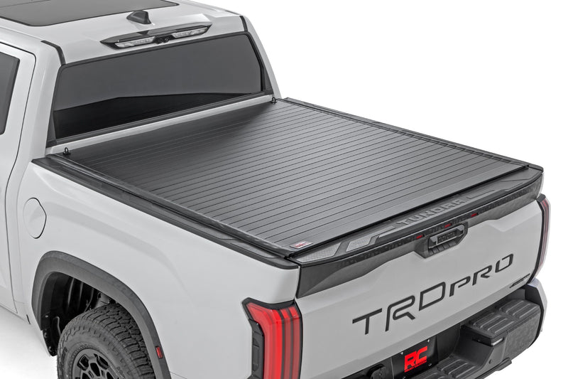 ラフカントリー ハードロールアップ トノーカバー 5'7" ベッド | トヨタ Tundra 2WD/4WD 2022-2026