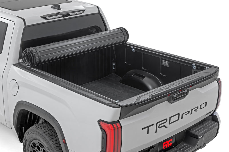 ラフカントリー ハードロールアップ トノーカバー 5'7" ベッド | トヨタ Tundra 2WD/4WD 2022-2026