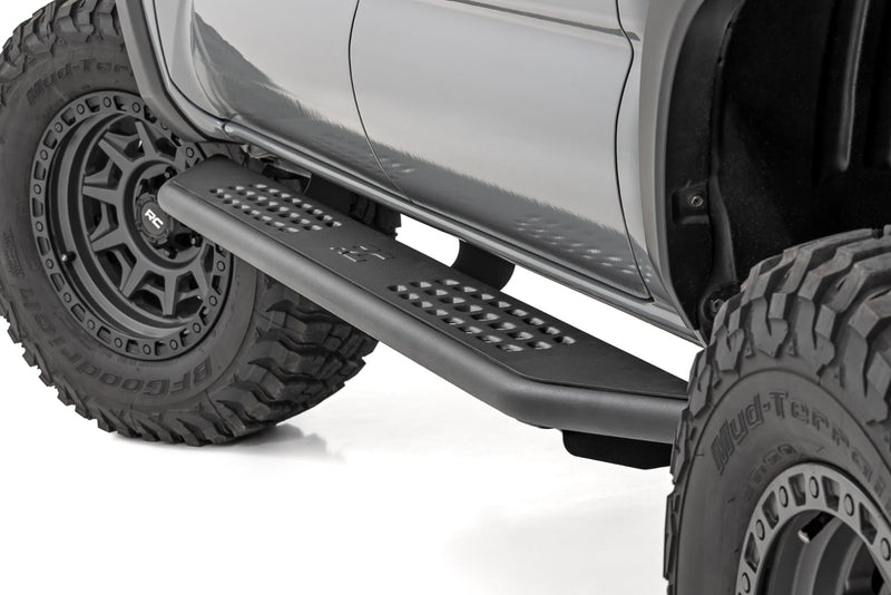 ラフカントリー OV2 ランニングボード サイドステップバー クルーキャブ トヨタ タコマ 2WD/4WD (2016-2023)