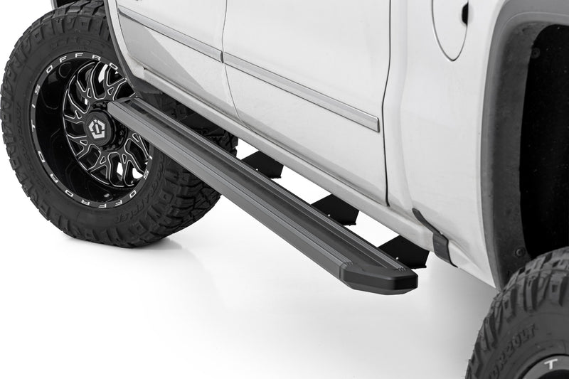 ラフカントリー マルチカラーLEDランニングボード クルーキャブ シボレー/GMC 1500/2500HD/3500HD (2007-2019)