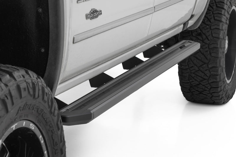 ラフカントリー マルチカラーLEDランニングボード クルーキャブ シボレー/GMC 1500/2500HD/3500HD (2007-2019)