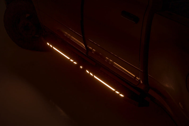ラフカントリー AC2 ランニングボード アンバー/ホワイト LED クルーキャブ ラム 1500/2500/3500 2WD/4WD