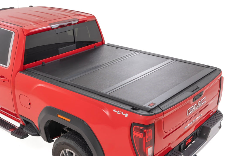 ラフカントリー ハードロープロファイル トノーカバー 6'9" ベッド レールキャップ付 シボレー/GMC 2500HD/3500HD 2020-2026