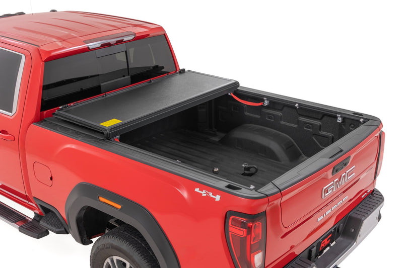 ラフカントリー ハードロープロファイル トノーカバー 6'9" ベッド レールキャップ付 シボレー/GMC 2500HD/3500HD 2020-2026