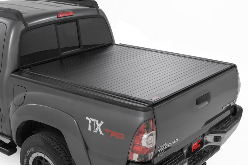 ラフカントリー ハードロールアップトノーカバー | 5フィート荷台 | トヨタ タコマ 2WD/4WD 2005-2015