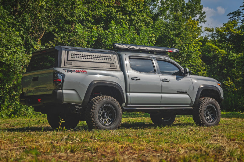 ラフカントリー モジュラーベッドキャップ 5フィート荷台用 トヨタ タコマ 2WD/4WD 2016-2023