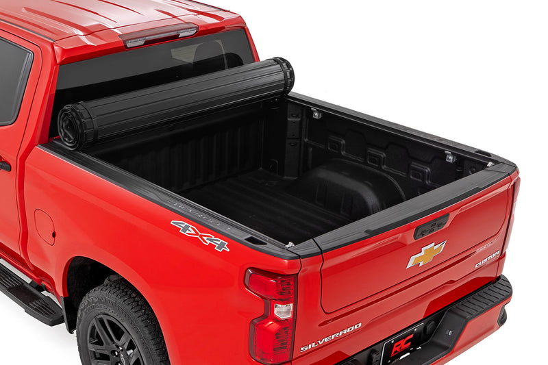 ラフカントリー ハードロールアップベッドカバー | シボレー シルバラード 1500 / GMC シエラ 1500 (2019-2026)