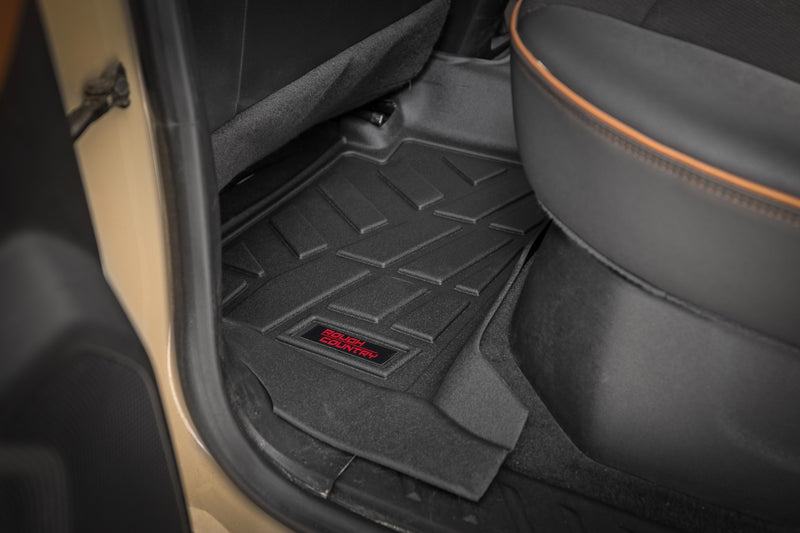 ラフカントリー Sure-Fit フロアマット シボレー Colorado / GMC Canyon 2WD/4WD 2023-2026