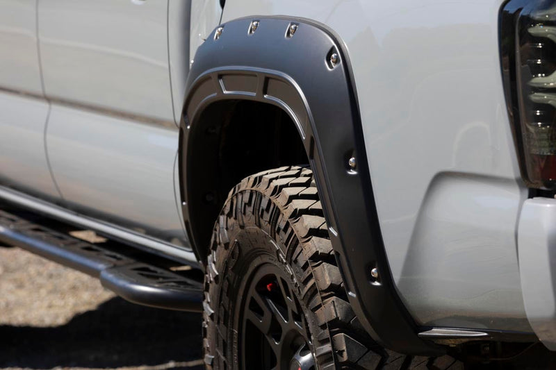 ラフカントリー Defender フェンダーフレア トヨタ タコマ 2WD/4WD 2016-2023