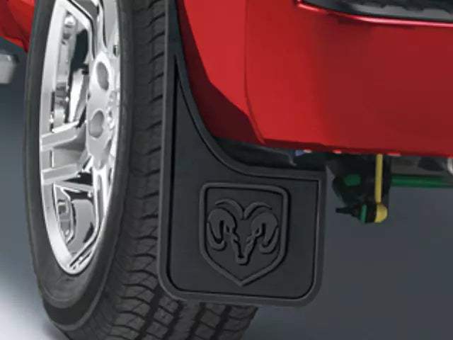 モパー ヘビーデューティーラバー スプラッシュガード フロント用 (純正フェンダーフレアなし車専用)