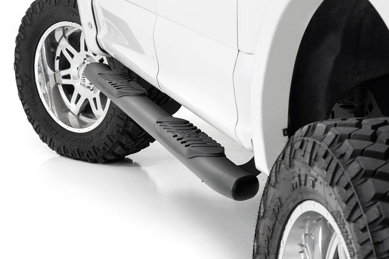 ラフカントリー オーバルナーフステップ クルーキャブ用 ブラック フォード F-150/Lightning/F-250/F-350/Raptor (2015-2026)