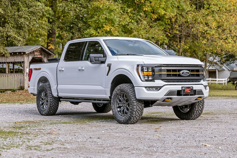 ラフカントリー 2.5インチ リフトキット | フォード F-150 Tremor 4WD (2021-2026)