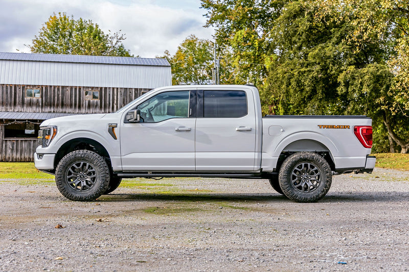 ラフカントリー 2.5インチ リフトキット | フォード F-150 Tremor 4WD (2021-2026)
