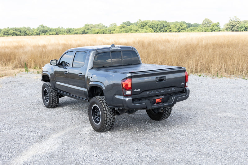 ラフカントリー ハードトライフォールド フリップアップ トノーカバー トヨタ タコマ (Tacoma) 2005-2015