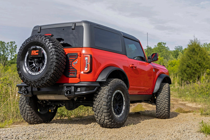ラフカントリー チューブラーリアバンパー LEDポッド付き フォード ブロンコ 4WD 2021-2026