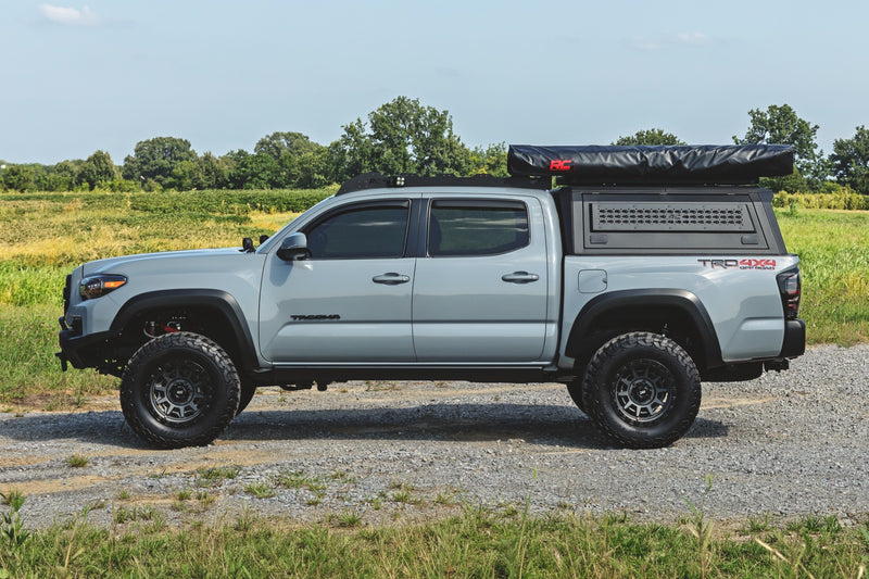 ラフカントリー HT-Series パワーランニングボード ダブルキャブ トヨタ タコマ 2WD/4WD (2005-2023)