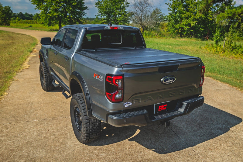 ラフカントリー ハードロープロファイルベッドカバー トライフォールド | 5フィートベッド | フォード Ranger 2WD/4WD 2024-2025