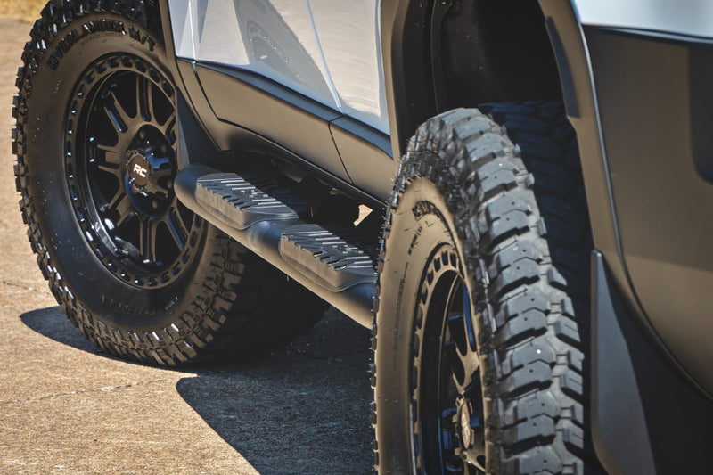 ラフカントリー オーバルナーフステップバー ブラック トヨタ Land Cruiser 4WD 2024-2026