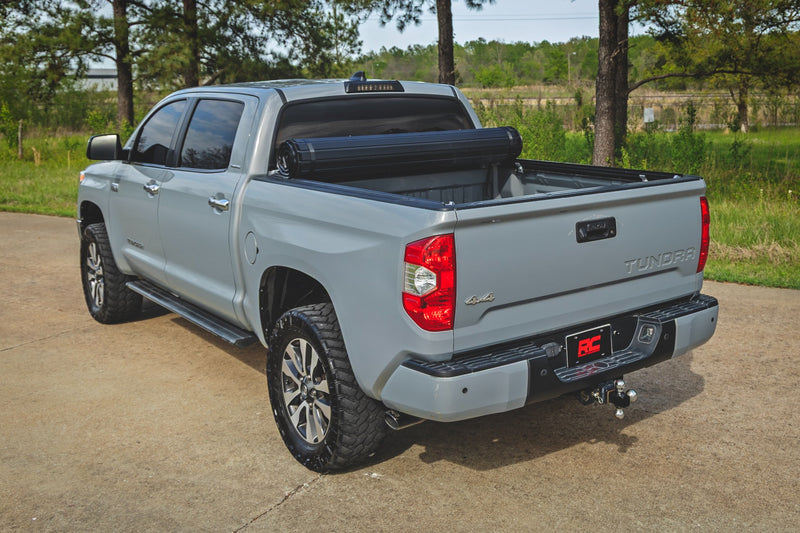 ラフカントリー ハードロールアップベッドカバー 5'7" ベッド トヨタ Tundra 2WD/4WD 2007-2021