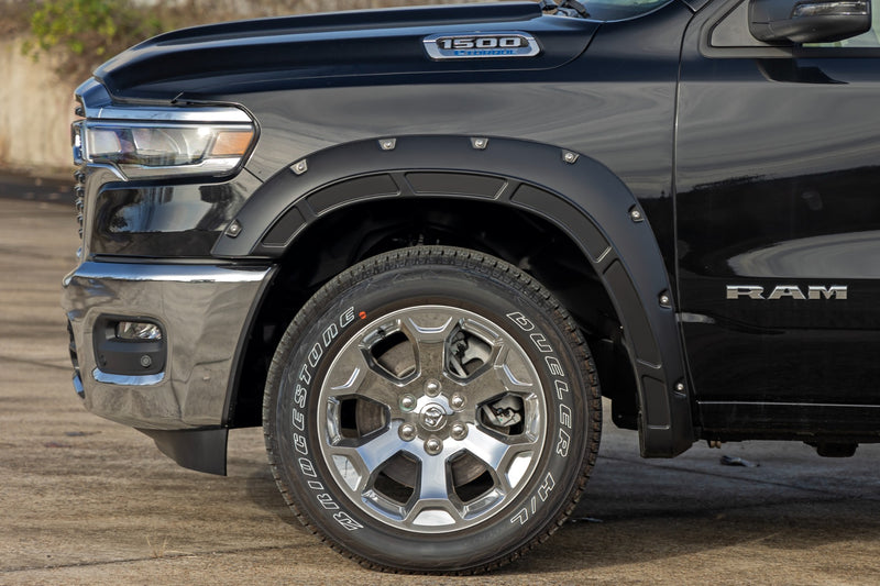 ラフカントリー Defender フェンダーフレア ラム 1500 2WD/4WD (2025-2026)
