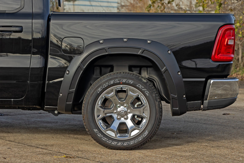 ラフカントリー Defender フェンダーフレア ラム 1500 2WD/4WD (2025-2026)