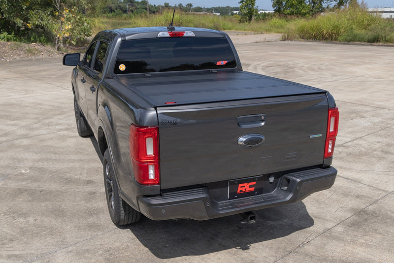 ラフカントリー フォード Ranger ハードトライフォールド フリップアップ トノーカバー (2WD/4WD 2019-2023)