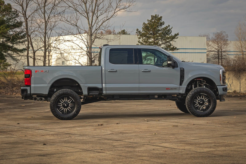 ラフカントリー 4.5インチ リフトキット | フォード F-250/F-350 Super Duty 4WD (2023-2026)