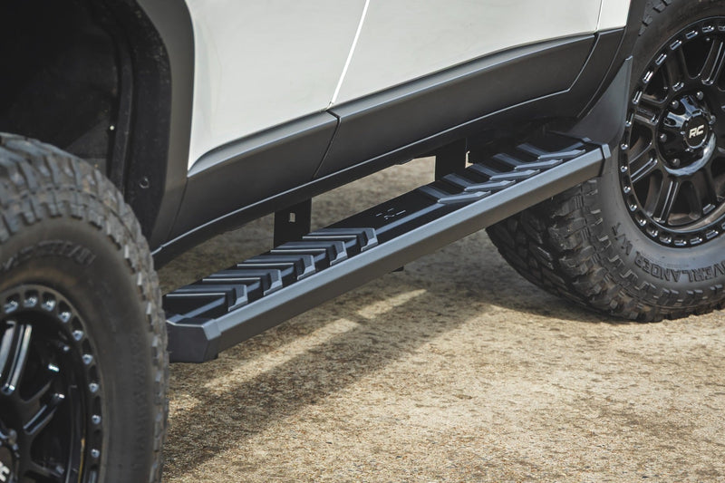 ラフカントリー BA2 ランニングボード サイドステップ | トヨタ Land Cruiser 4WD (2024-2026)