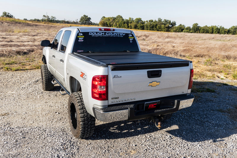 ラフカントリー ハードトライフォールド フリップアップ トノーカバー | シボレー/GMC 1500 (2007-2013)