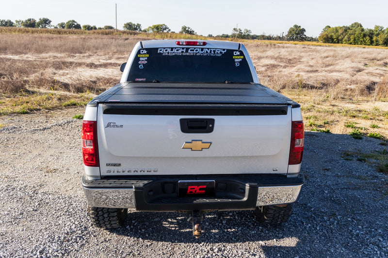 ラフカントリー ハードトライフォールド フリップアップ トノーカバー | シボレー/GMC 1500 (2007-2013)