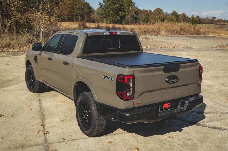 ラフカントリー ハードロールアップ トノーカバー | 5フィート荷台 | フォード Ranger 2WD/4WD (2024-2025)
