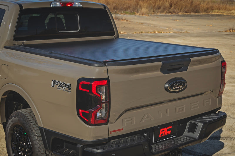 ラフカントリー ハードロールアップ トノーカバー | 5フィート荷台 | フォード Ranger 2WD/4WD (2024-2025)