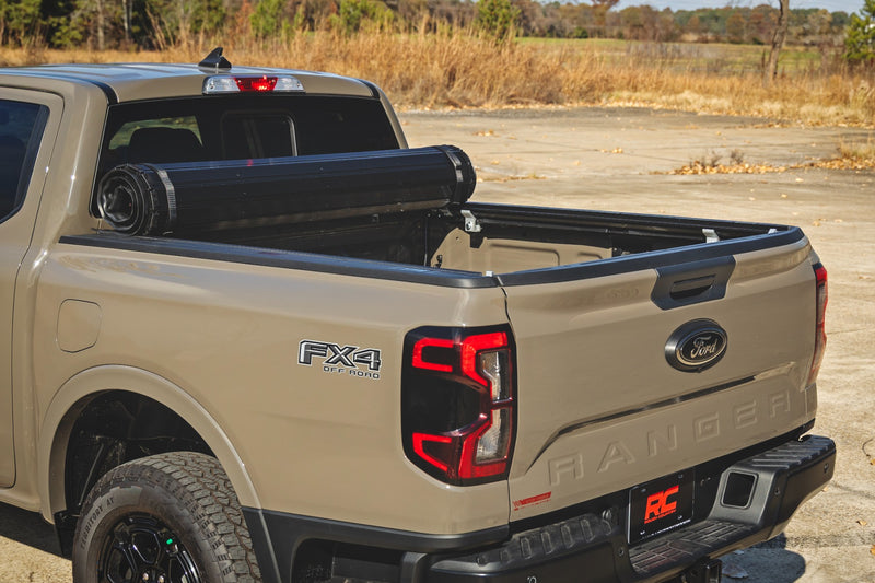 ラフカントリー ハードロールアップ トノーカバー | 5フィート荷台 | フォード Ranger 2WD/4WD (2024-2025)