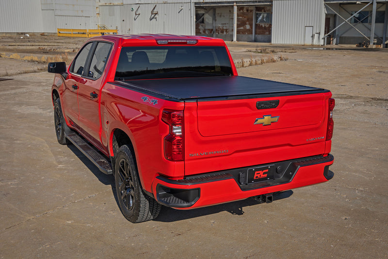 ラフカントリー ハードロールアップベッドカバー | シボレー シルバラード 1500 / GMC シエラ 1500 (2019-2026)