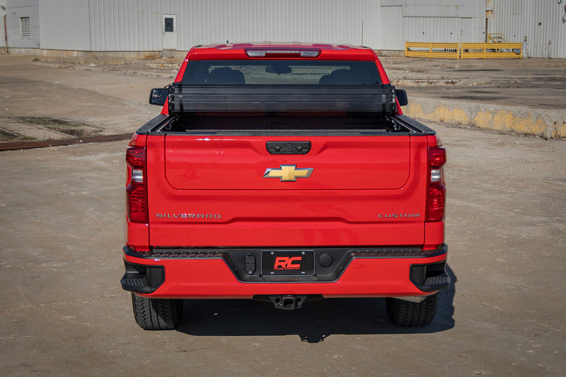 ラフカントリー ハードロールアップベッドカバー | シボレー シルバラード 1500 / GMC シエラ 1500 (2019-2026)
