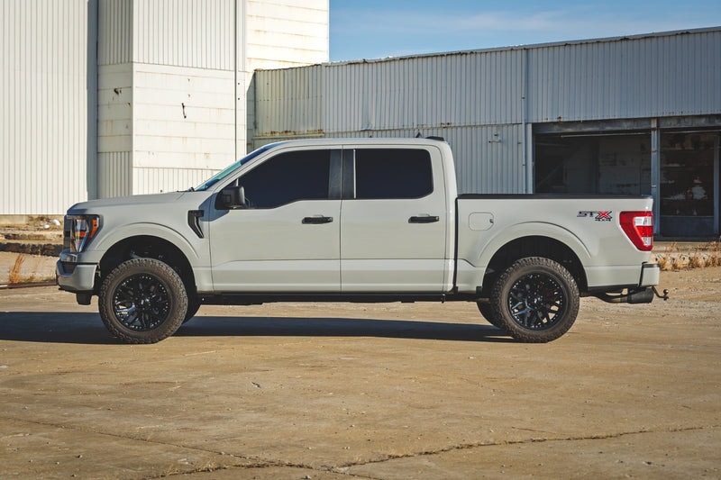 ラフカントリー HT-Series パワーランニングボード フォード F-150/Lightning/Raptor/F-250/F-350 (2015-2026)