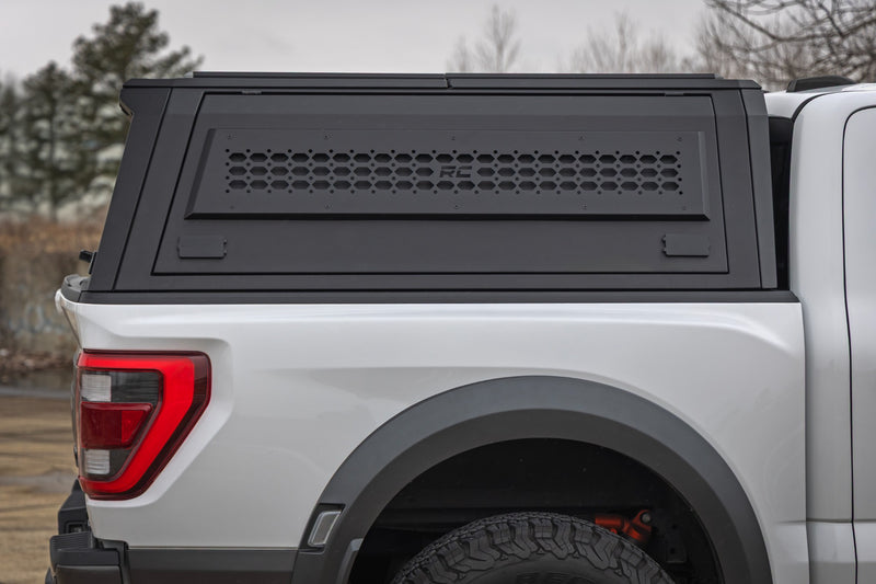 ラフカントリー モジュラー荷台キャップ 5'7" ベッド フォード F-150 2WD/4WD 2021-2026