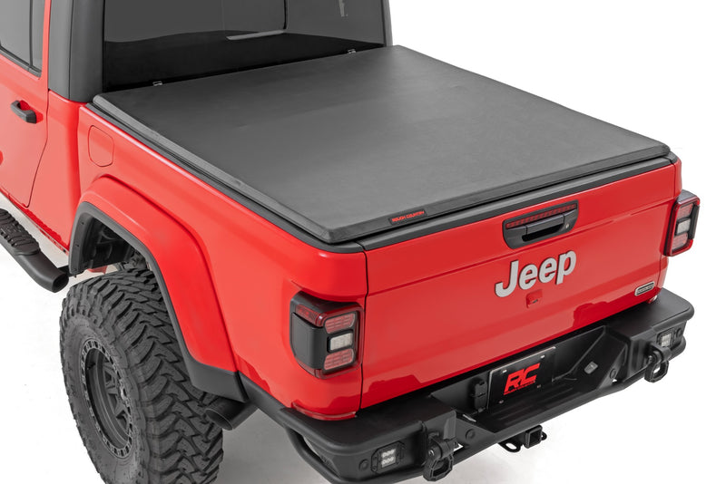 ラフカントリー ソフト三つ折りトノーカバー 5フィートベッド | ジープ Gladiator JT 4WD 2020-2026