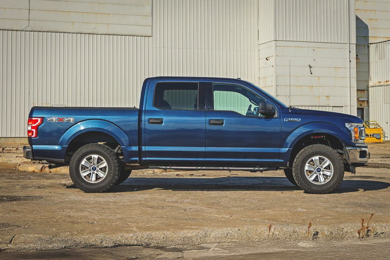 ラフカントリー AC2 ランニングボード アンバー/ホワイト LED クルーキャブ フォード F-150/Lightning/F-250/F-350/Raptor (2015-2026)