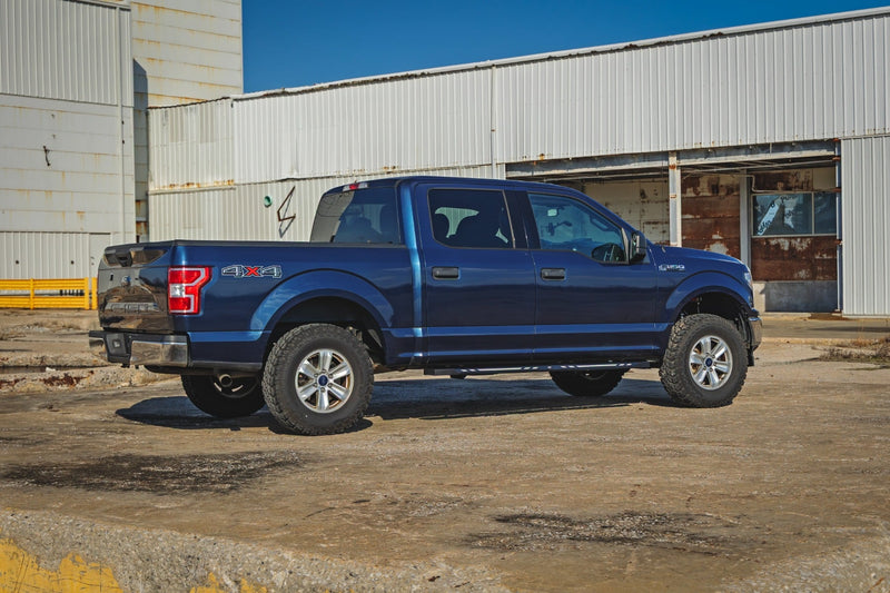 ラフカントリー AC2 ランニングボード アンバー/ホワイト LED クルーキャブ フォード F-150/Lightning/F-250/F-350/Raptor (2015-2026)