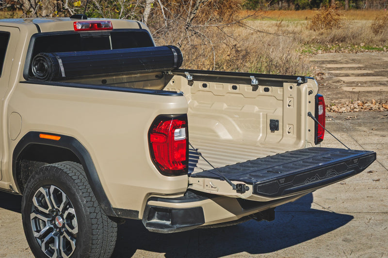 ラフカントリー ハードロールアップベッドカバー 5フィート荷台用 シボレー/GMC Colorado/Canyon 2WD/4WD (2023-2026)