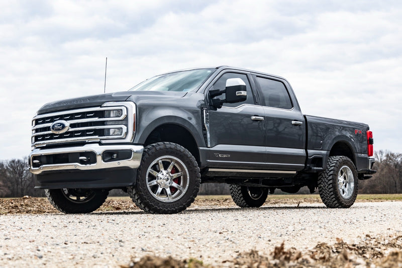 ラフカントリー 2インチ レベリングキット トラックバーブラケット付き | フォード F-250/F-350 Super Duty (2017-2026)